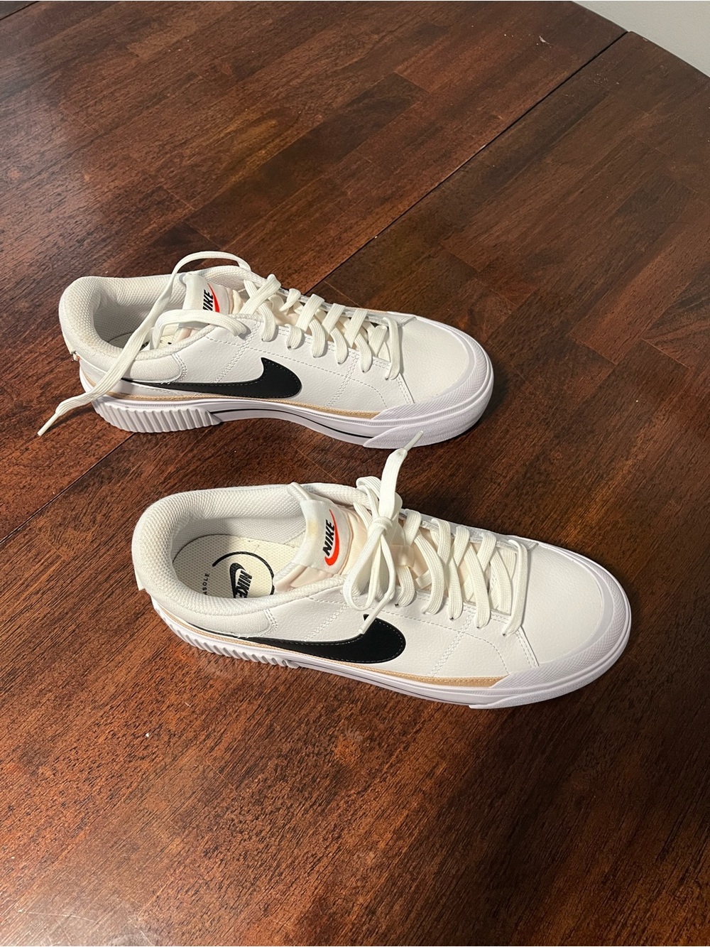 Nike court legacy lift